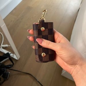 LOUIS VUITTON PATTERN KEY HOLDER (NEVER USED)